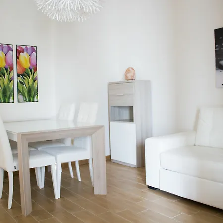 Residenza La Terrazza Apartment *